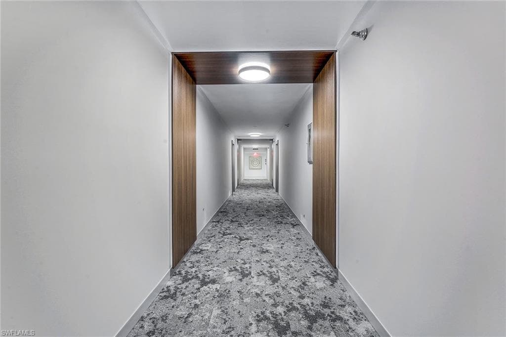 320 Seaview CT # 305, MARCO ISLAND FL 34145-33