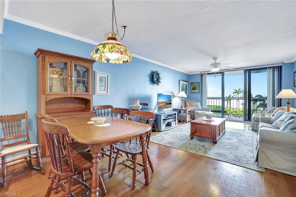 320 Seaview CT # 305, MARCO ISLAND FL 34145-14