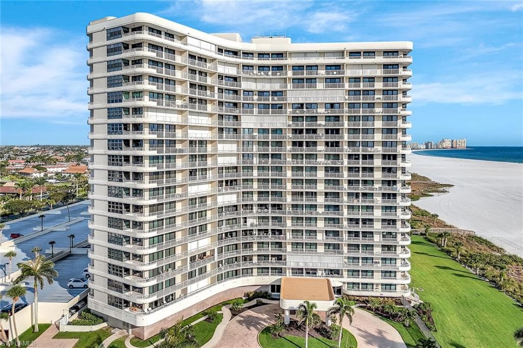 320 Seaview CT # 305, MARCO ISLAND FL 34145-10
