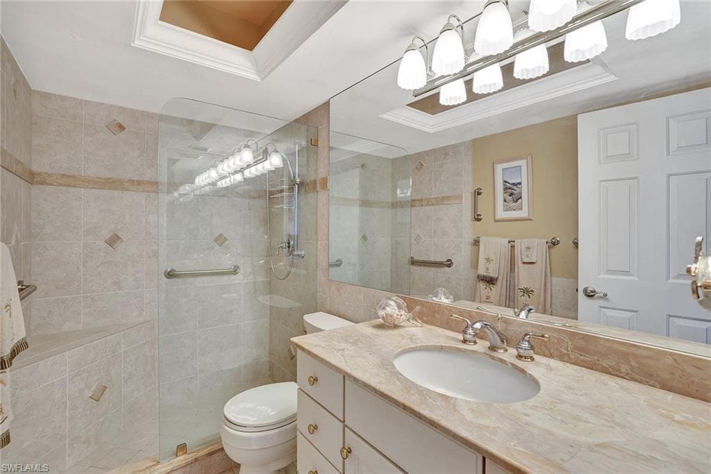 320 Seaview CT # 305, MARCO ISLAND FL 34145-18