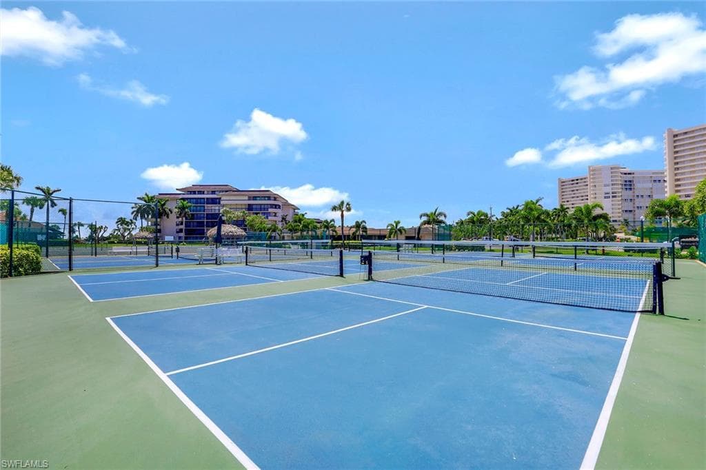 320 Seaview CT # 305, MARCO ISLAND FL 34145-39