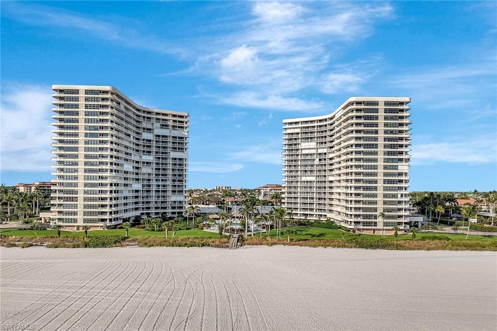 320 Seaview CT # 305, MARCO ISLAND FL 34145-24