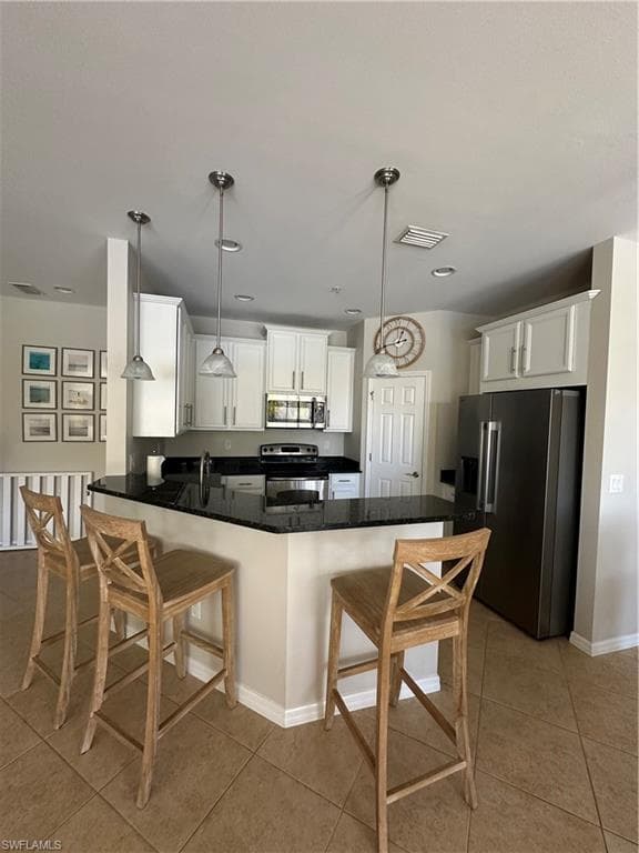 23420 Alamanda DR # 204, ESTERO FL 34135-3