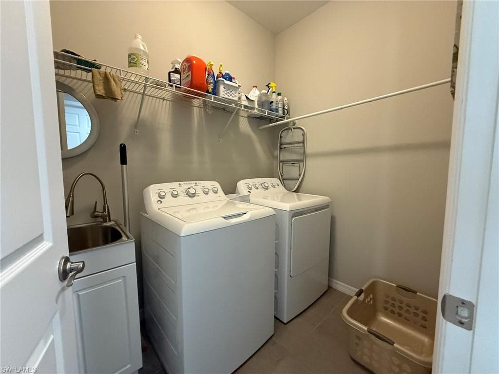 3916 King Edwards ST, FORT MYERS FL 33916-23