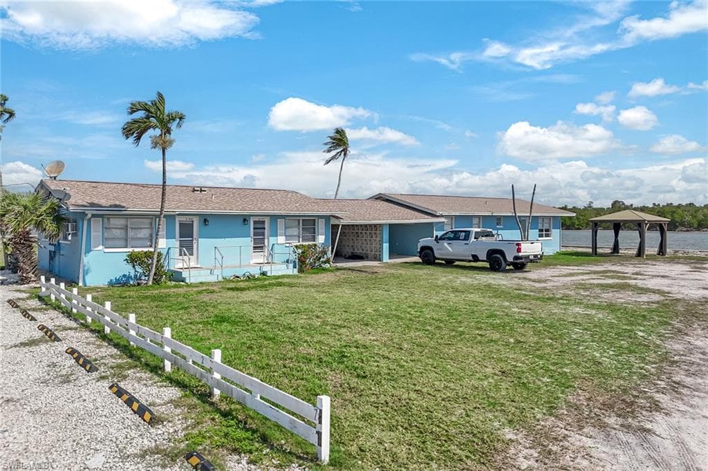 110 East CT, NAPLES FL 34140-5