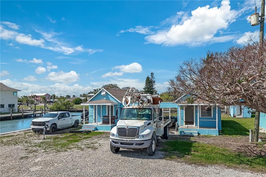 110 East CT, NAPLES FL 34140-14