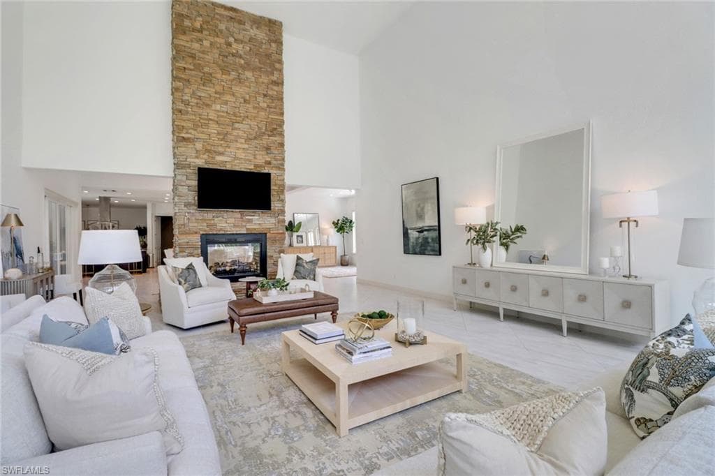 19640 Burgundy Farms RD, ESTERO FL 33928-2