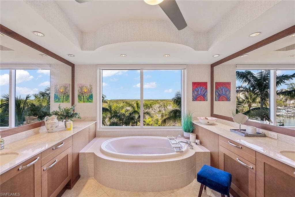 13675 Vanderbilt DR # 510, NAPLES FL 34110-23