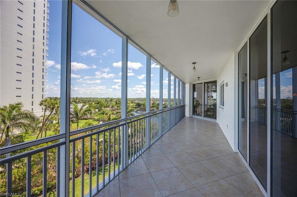 13675 Vanderbilt DR # 510, NAPLES FL 34110-33
