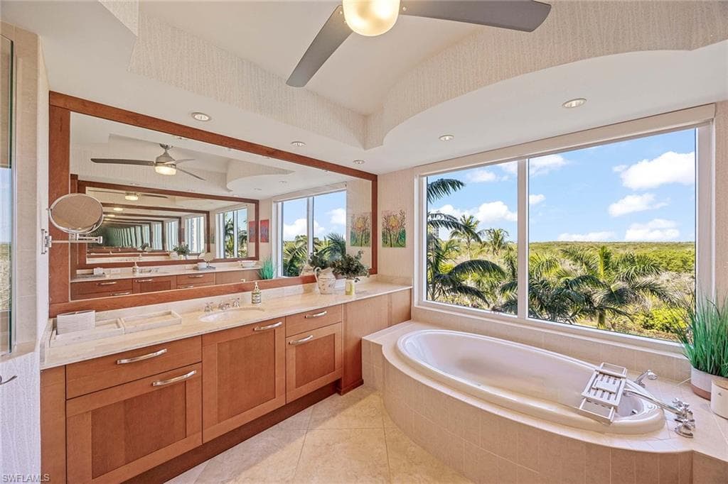 13675 Vanderbilt DR # 510, NAPLES FL 34110-24