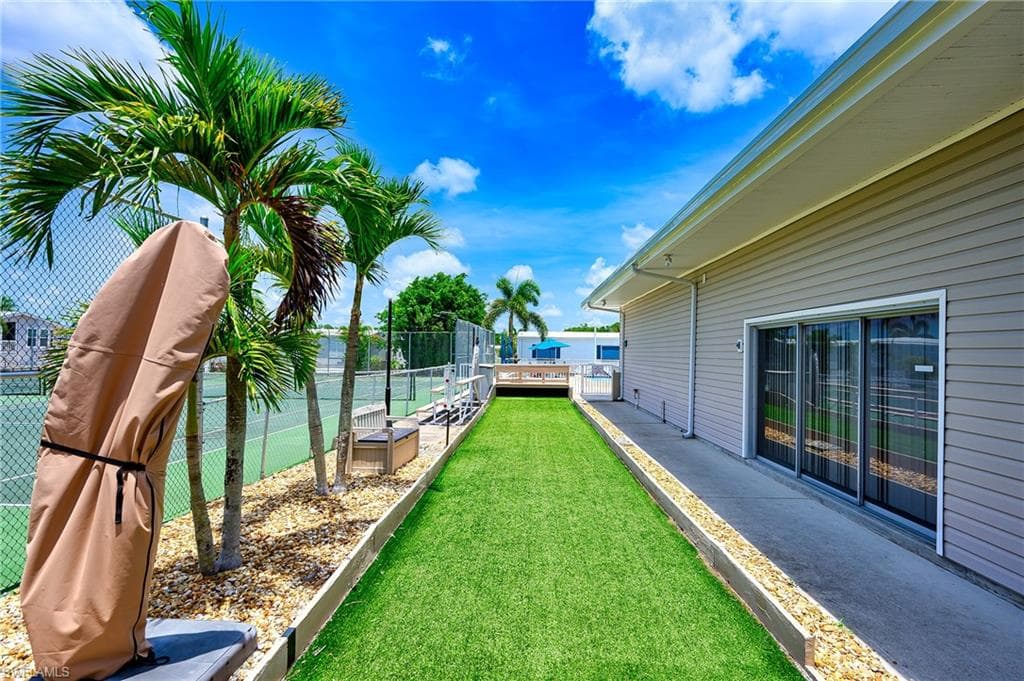 149 Kim DR # 149, NAPLES FL 34104-29