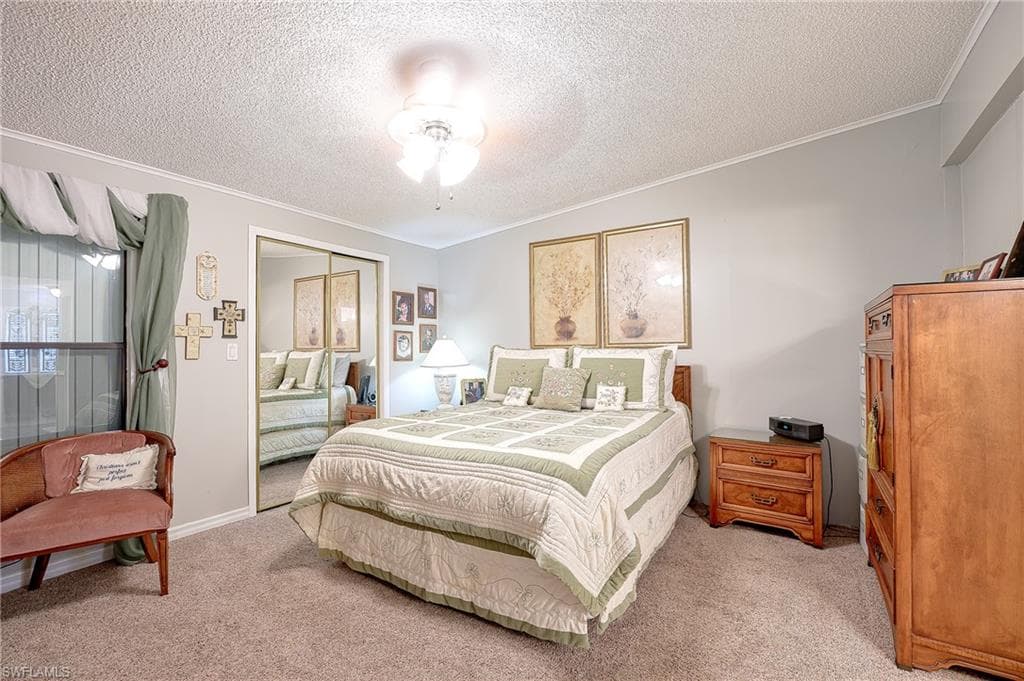 149 Kim DR # 149, NAPLES FL 34104-9