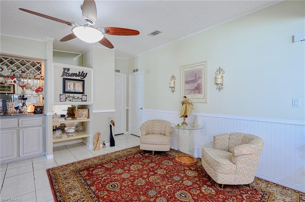 149 Kim DR # 149, NAPLES FL 34104-7