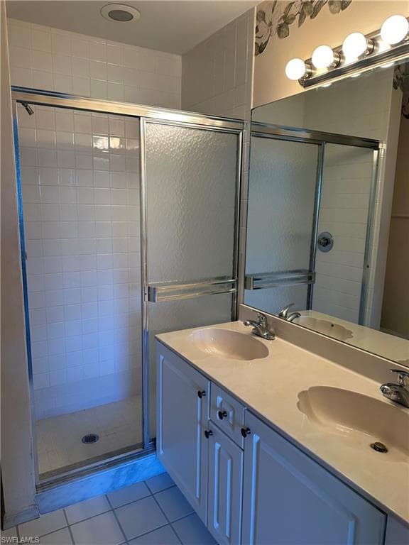 138 Pebble Shores DR # 8, NAPLES FL 34110-12