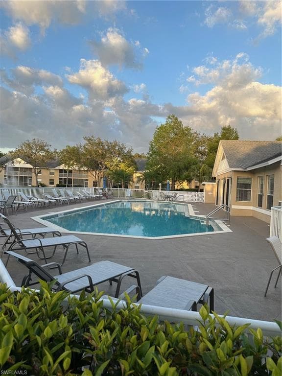 138 Pebble Shores DR # 8, NAPLES FL 34110-2