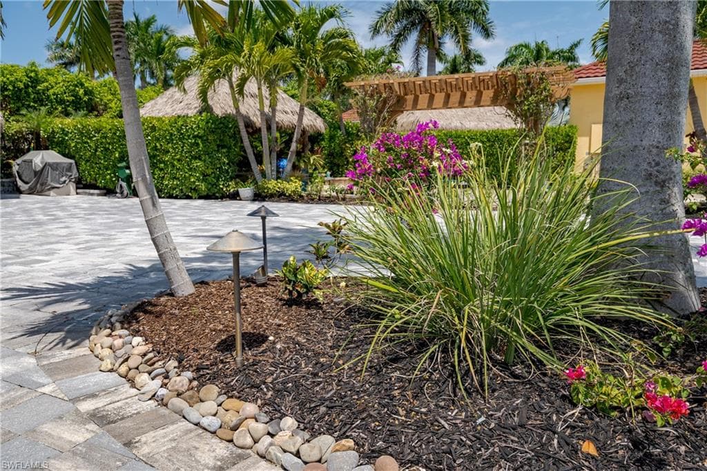 13613 Snapper LN, NAPLES FL 34114-42