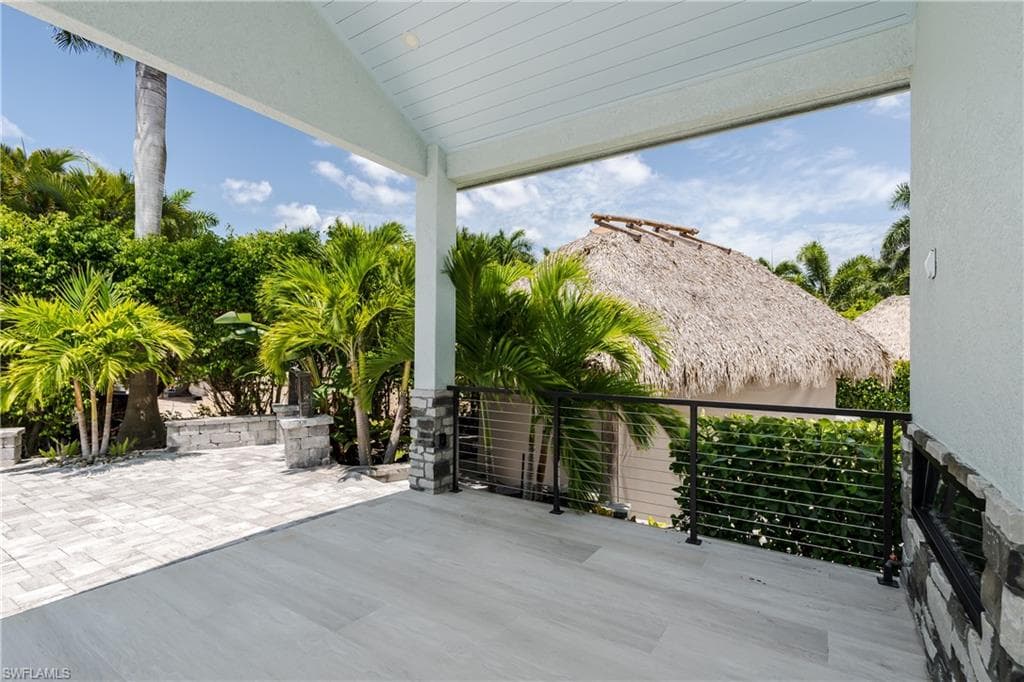 13613 Snapper LN, NAPLES FL 34114-6