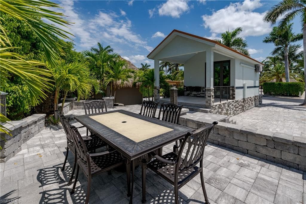 13613 Snapper LN, NAPLES FL 34114-19