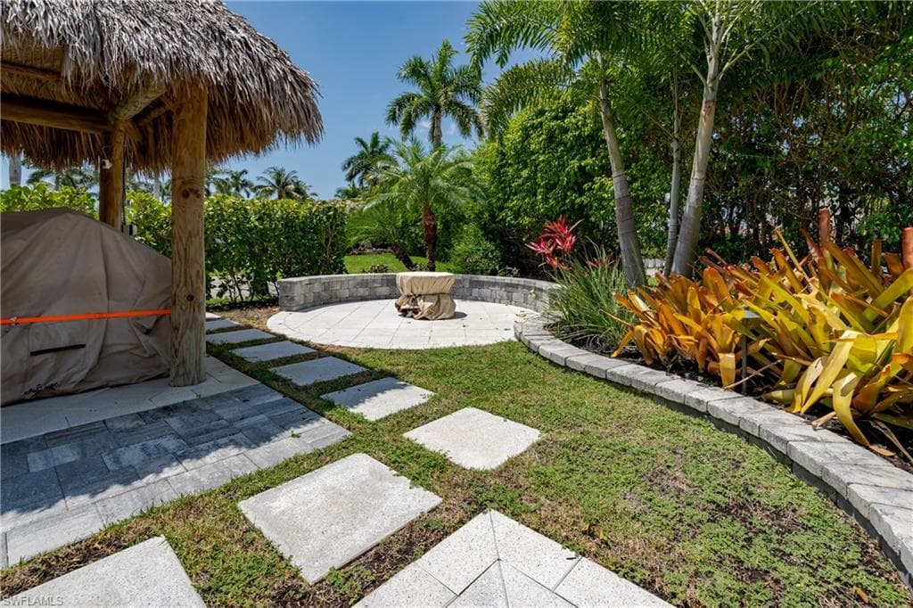 13613 Snapper LN, NAPLES FL 34114-32