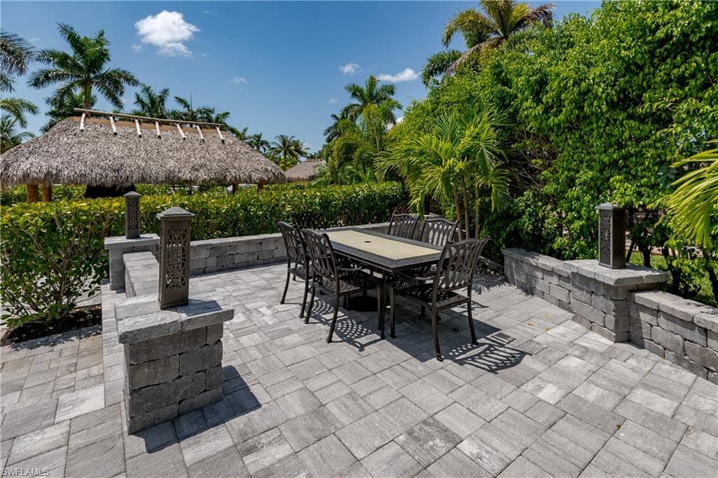 13613 Snapper LN, NAPLES FL 34114-17