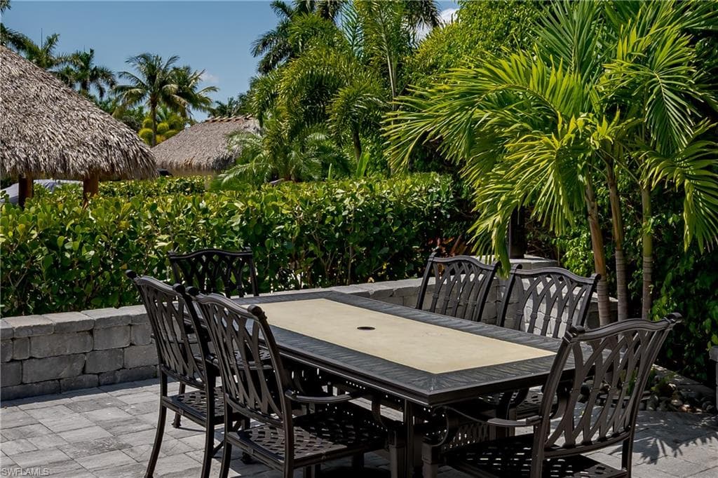 13613 Snapper LN, NAPLES FL 34114-18
