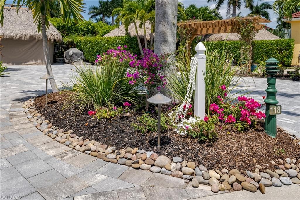 13613 Snapper LN, NAPLES FL 34114-43