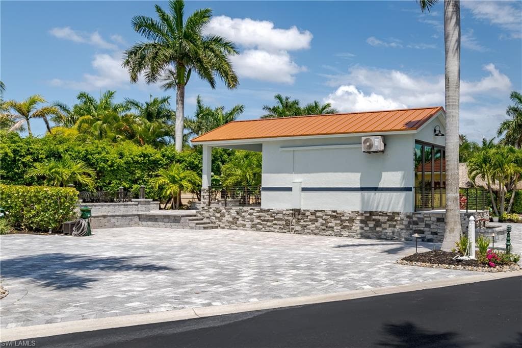 13613 Snapper LN, NAPLES FL 34114-39