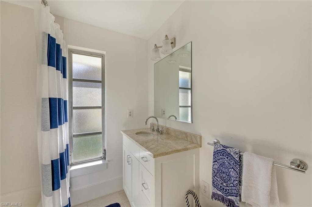 239 Torrey Pines PT, NAPLES FL 34113-32