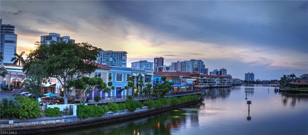 239 Torrey Pines PT, NAPLES FL 34113-36