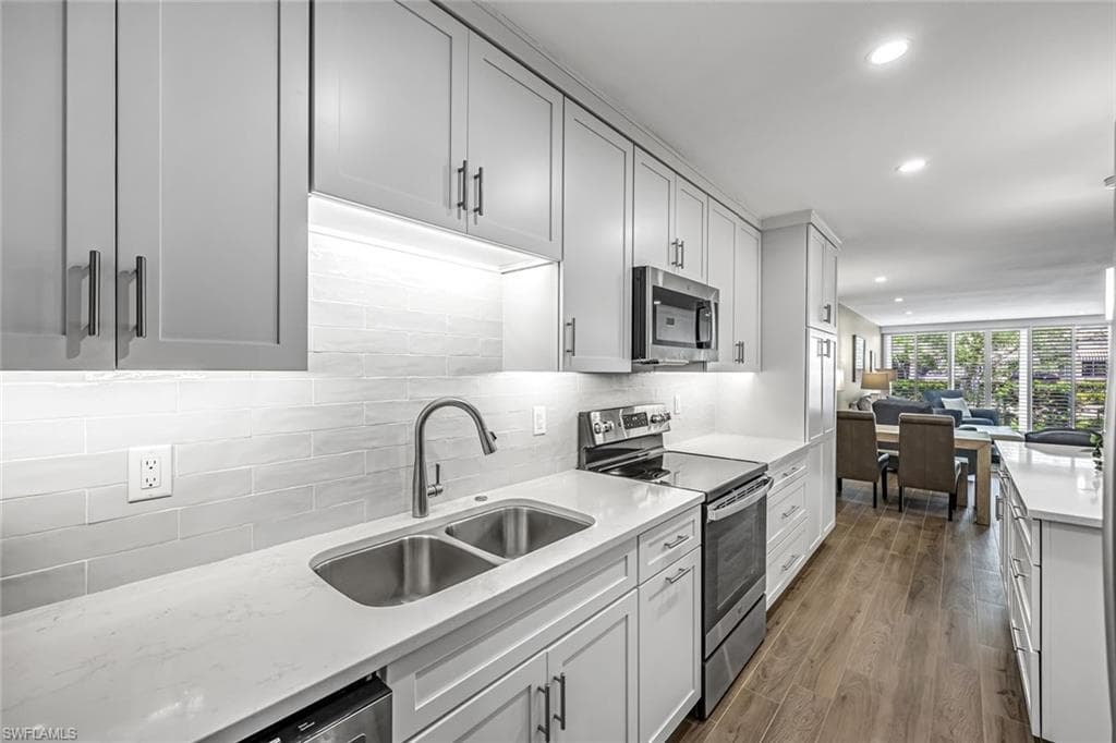 232 Banyan BLVD 232-8