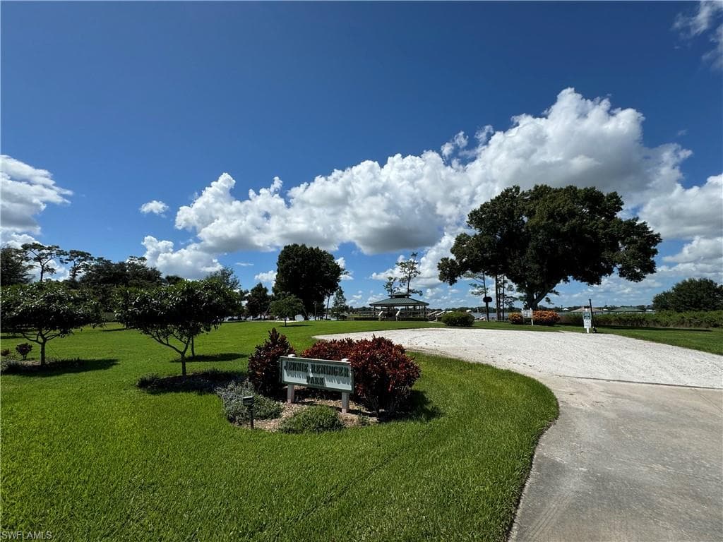 13 Meadowlake CIR S, LAKE PLACID FL 33852-8