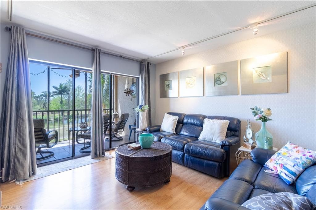 5535 Rattlesnake Hammock RD # 205, NAPLES FL 34113-6