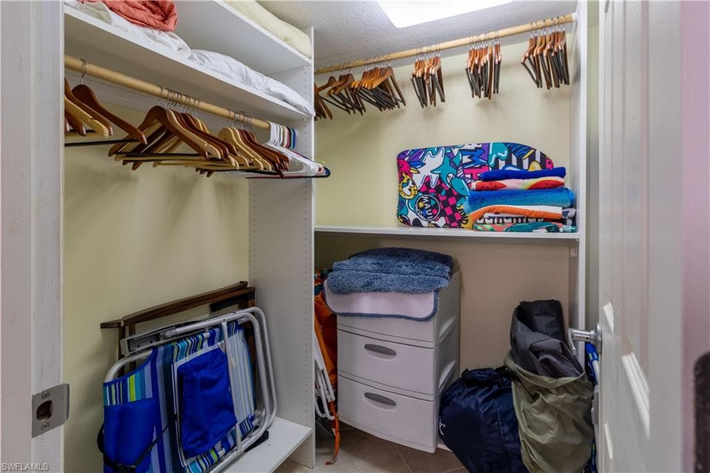 5535 Rattlesnake Hammock RD # 205, NAPLES FL 34113-8