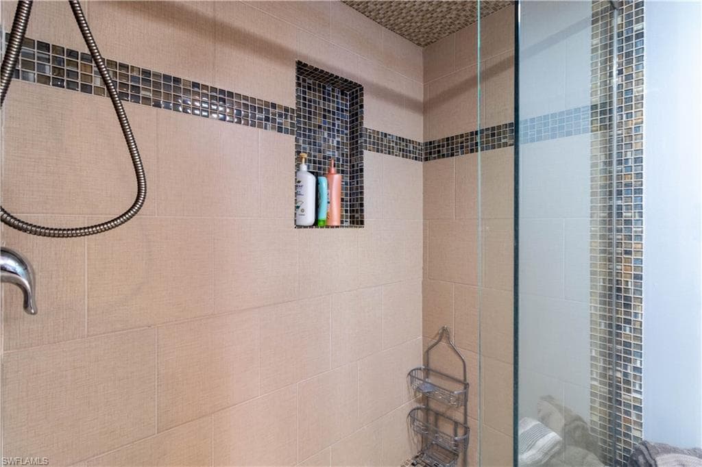 5535 Rattlesnake Hammock RD # 205, NAPLES FL 34113-13