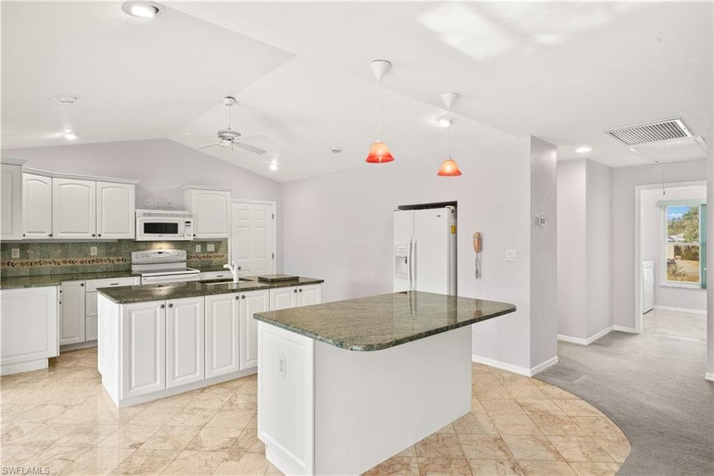 548 Chert CT, SANIBEL FL 33957-9