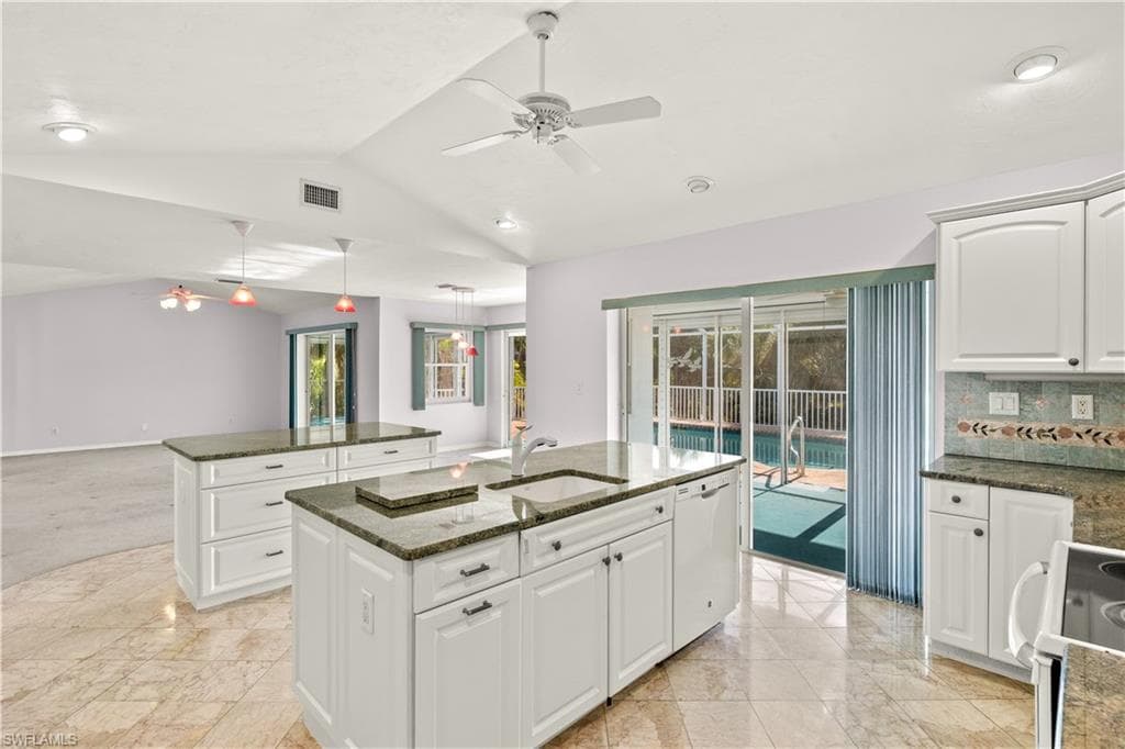 548 Chert CT, SANIBEL FL 33957-13