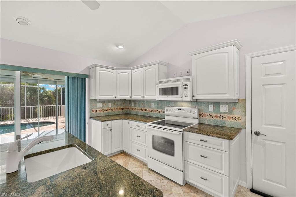 548 Chert CT, SANIBEL FL 33957-10