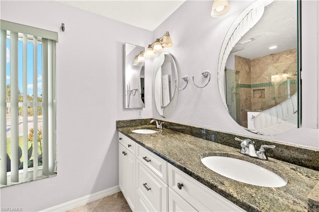 548 Chert CT, SANIBEL FL 33957-18