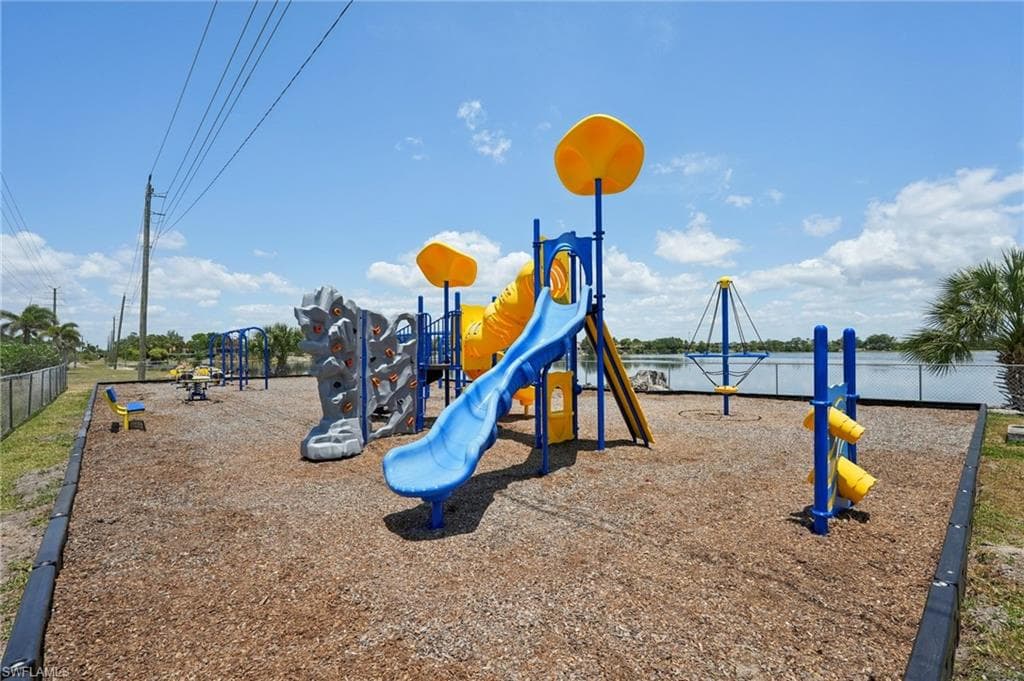 5541 Harborage DR, FORT MYERS FL 33908-49