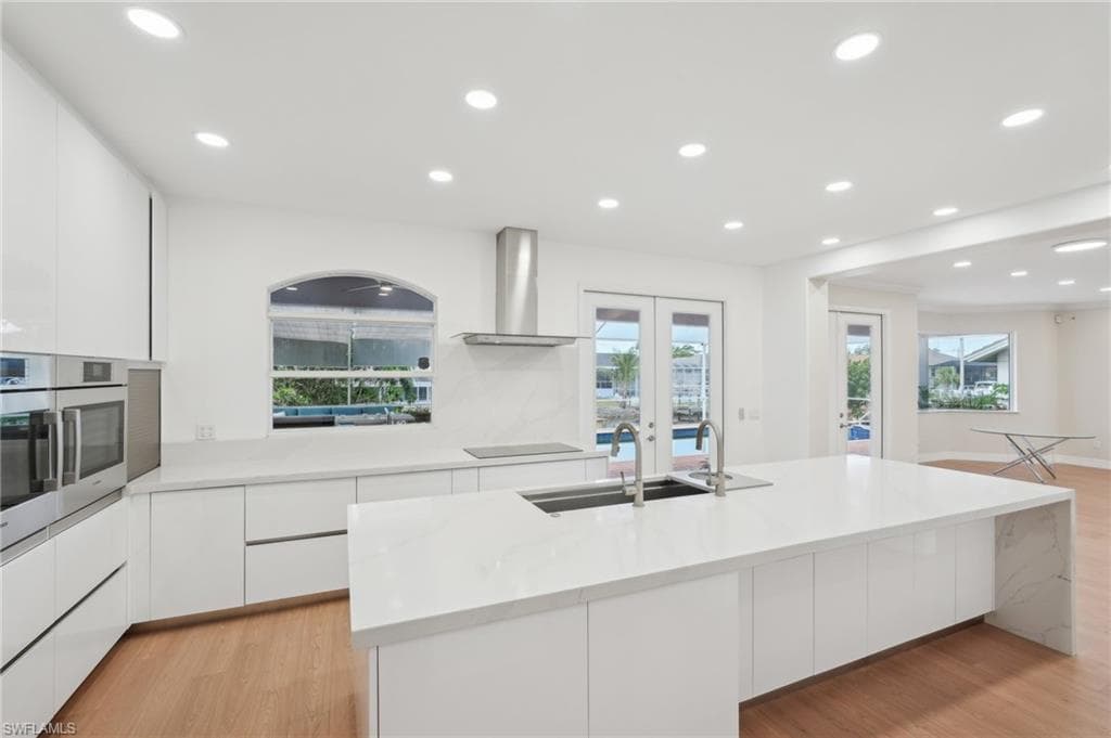 5541 Harborage DR, FORT MYERS FL 33908-18