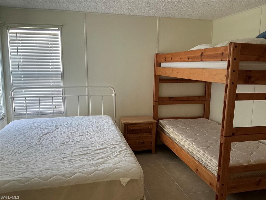 237 Eagle RD # 237, NAPLES FL 34114-16