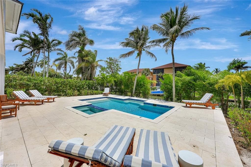 1500 Pelican AVE, NAPLES FL 34102-34