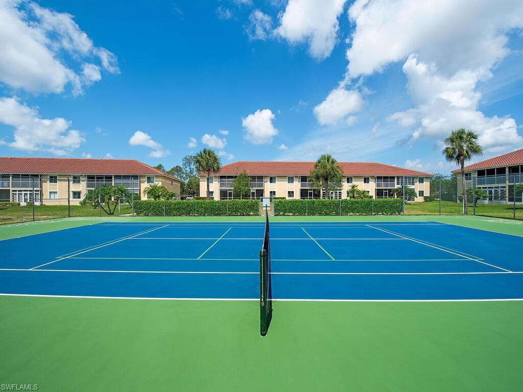 208 Furse Lakes CIR # D6, NAPLES FL 34104-11