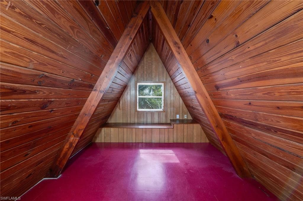 3261 Lakeview DR, NAPLES FL 34112-15