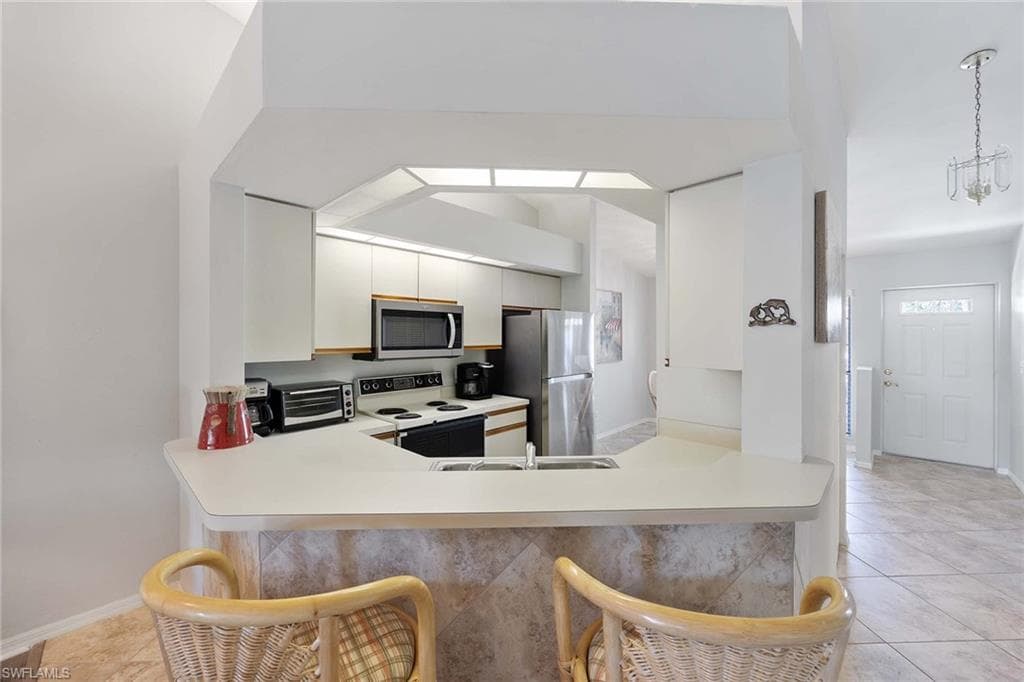 822 Gulf Pavillion DR # 202, NAPLES FL 34108-8