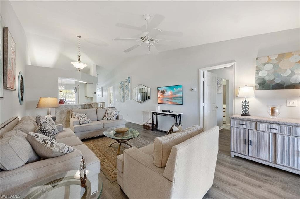 822 Gulf Pavillion DR # 202, NAPLES FL 34108-7