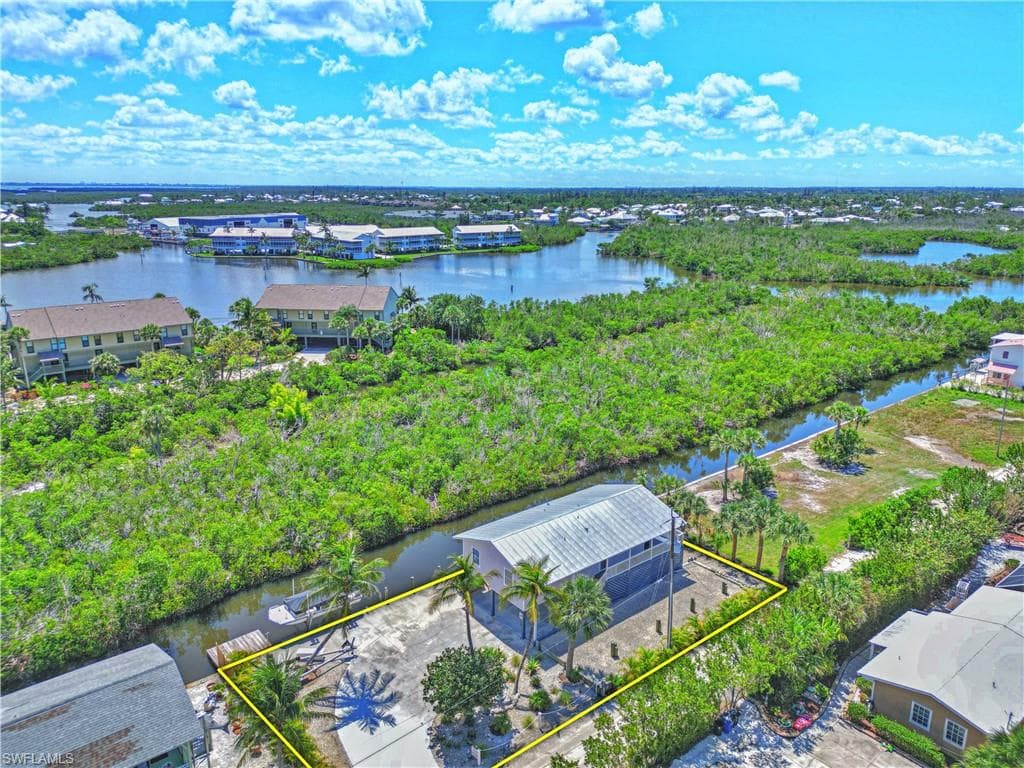 8161 Moyer LN, BOKEELIA FL 33922-1