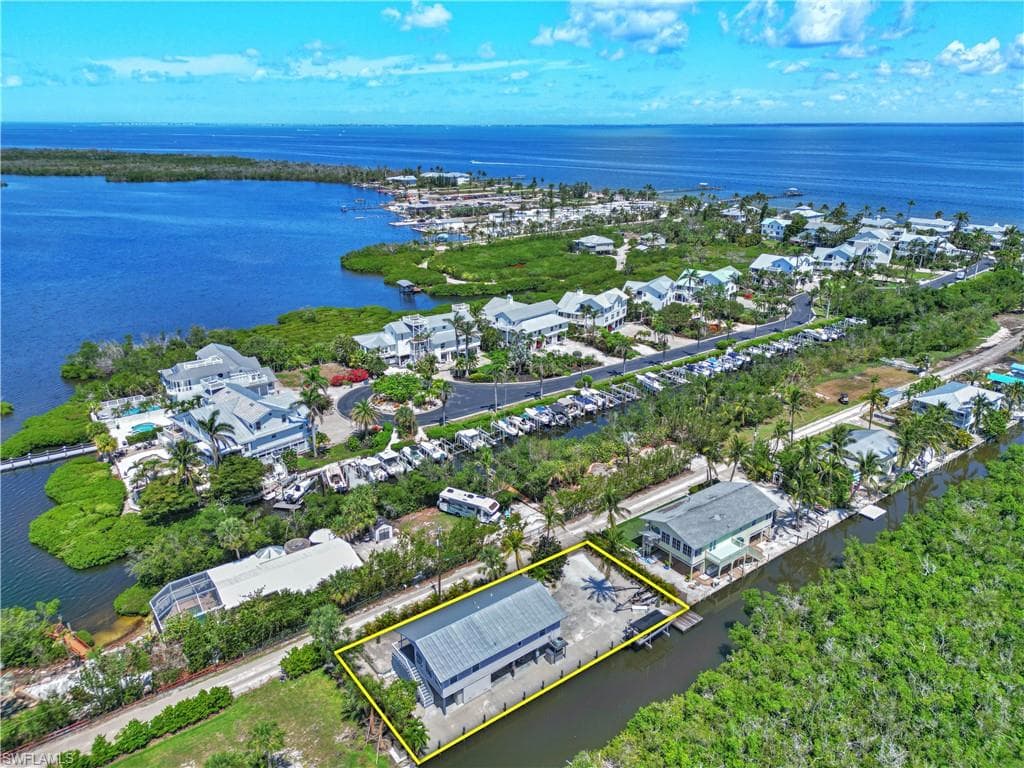 8161 Moyer LN, BOKEELIA FL 33922-5