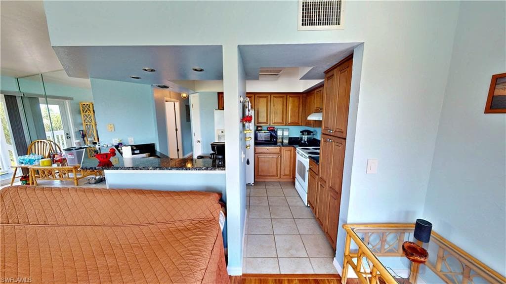 8161 Moyer LN, BOKEELIA FL 33922-8