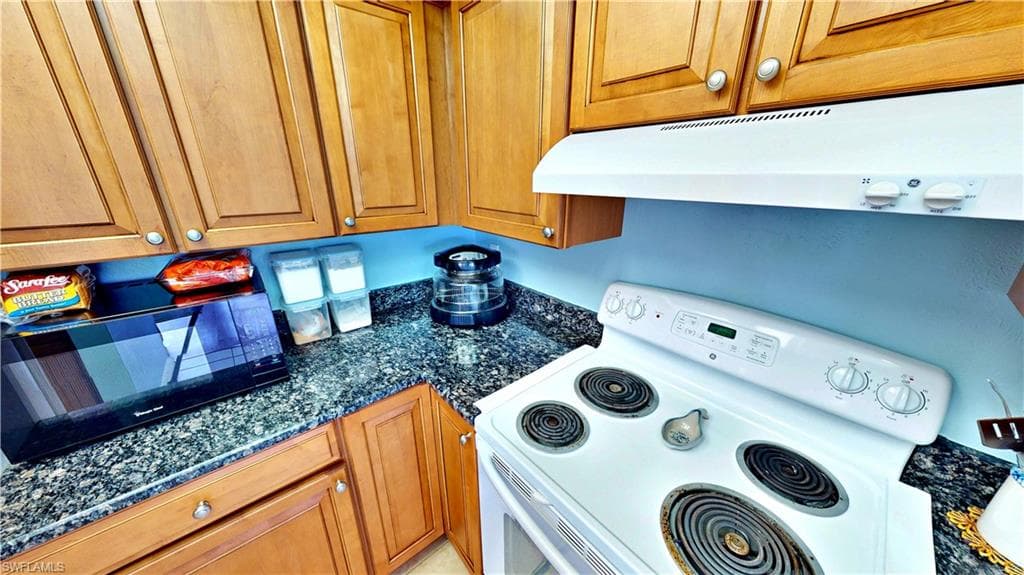 8161 Moyer LN, BOKEELIA FL 33922-13